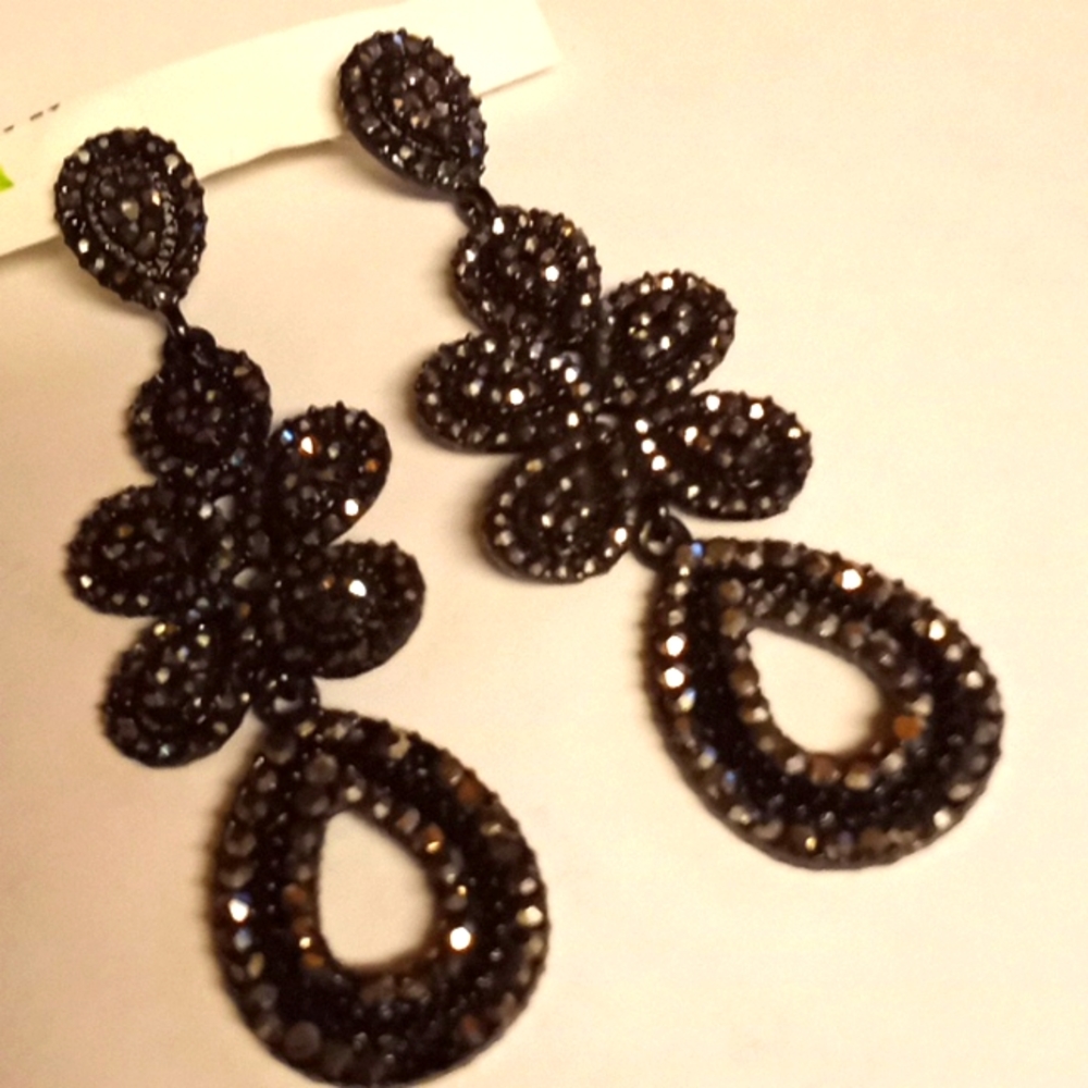 Stunning Rhinestone Chandelier Earrings, Black and Sparkly, pierced.